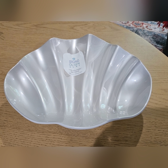 SIGRID OLSEN Melamine Pearl clam shell serving bowl white coastal beach.NEW - Picture 5 of 8